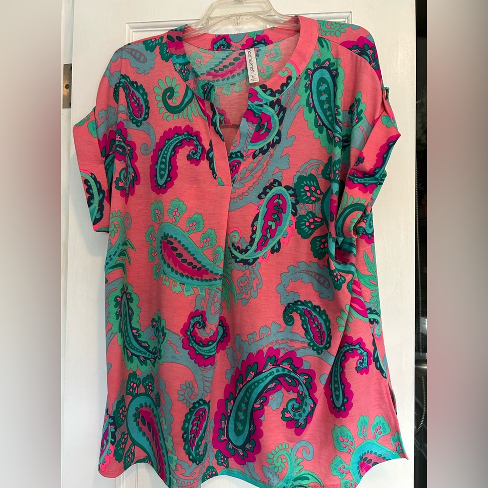 Dear Scarlett wrinkle free bright Paisley shirt NEW
